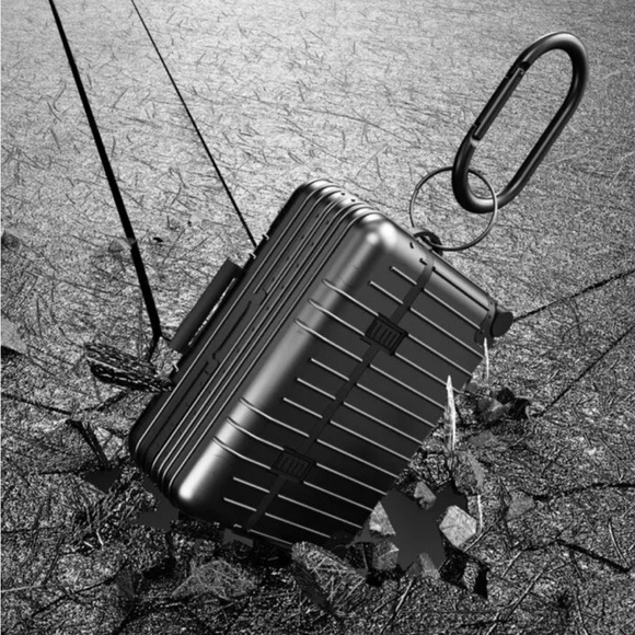 LAX Gadgets AirPod Pro travel case - Picture 3 of 5